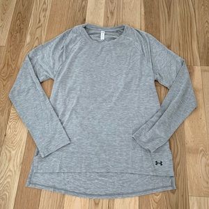 Under Armour Loose Long Sleeve Gray Top M
